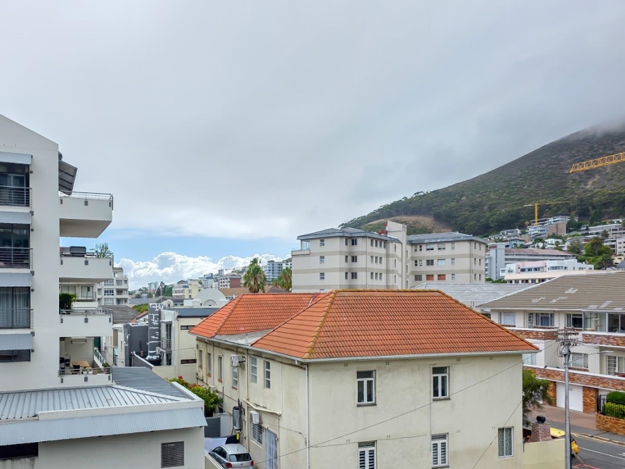 To Let 1 Bedroom Property for Rent in Sea Point Western Cape